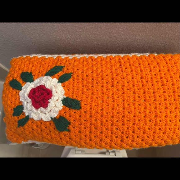 Handmade Crotchet/Knit 3 piece bathroom set - Picture 2 of 4